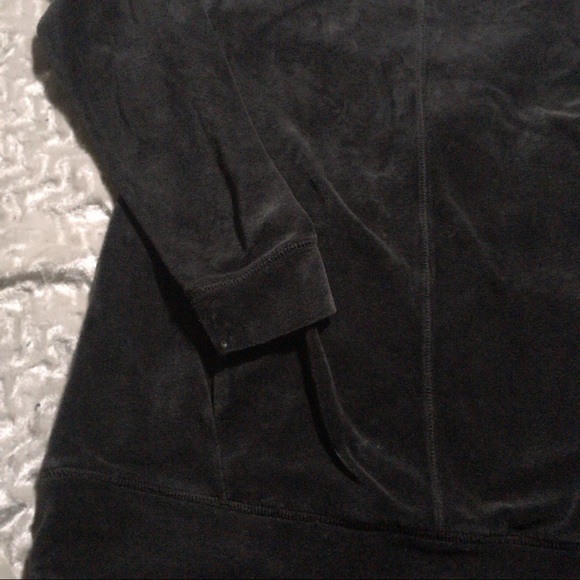 ☘️St. John’s Bay Rough Edge Velour Sweatshirt☘️ - Picture 4 of 6